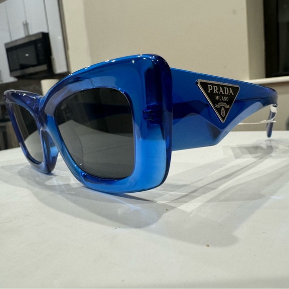 Prada blue sunglasses - Picture 3 of 7